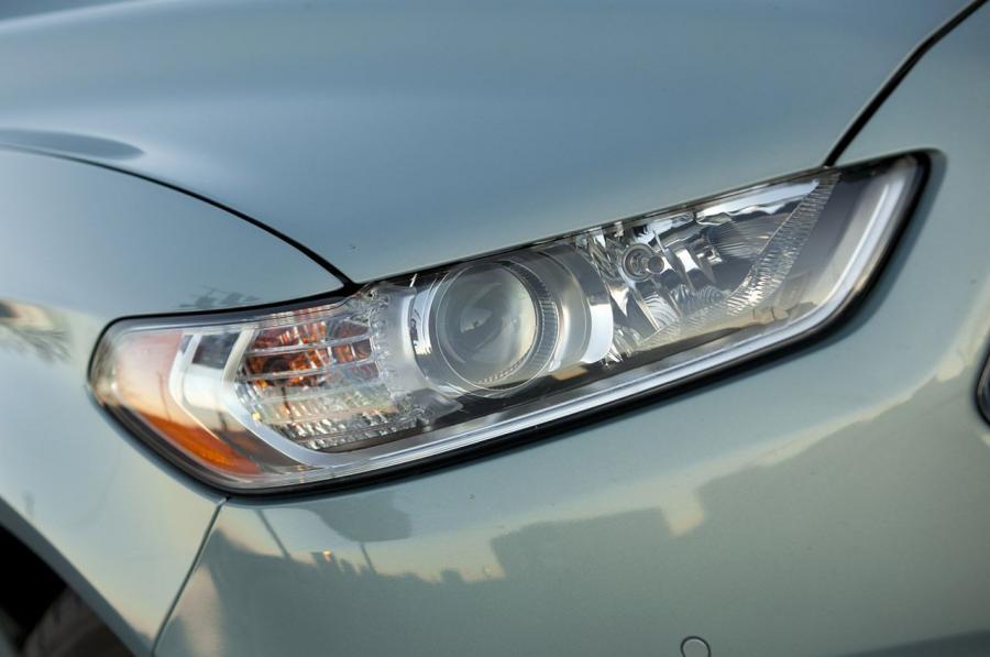  Ford Fusion Hybrid SE 2013 года  (фото 4 из 26)